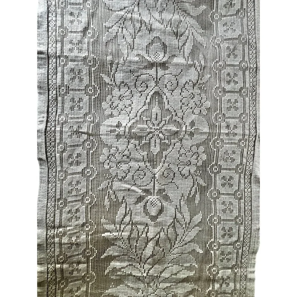 Lace Table Runner 39.5x14.5 Floral & Geometric Pattern Creamy Beige VTG Wedding